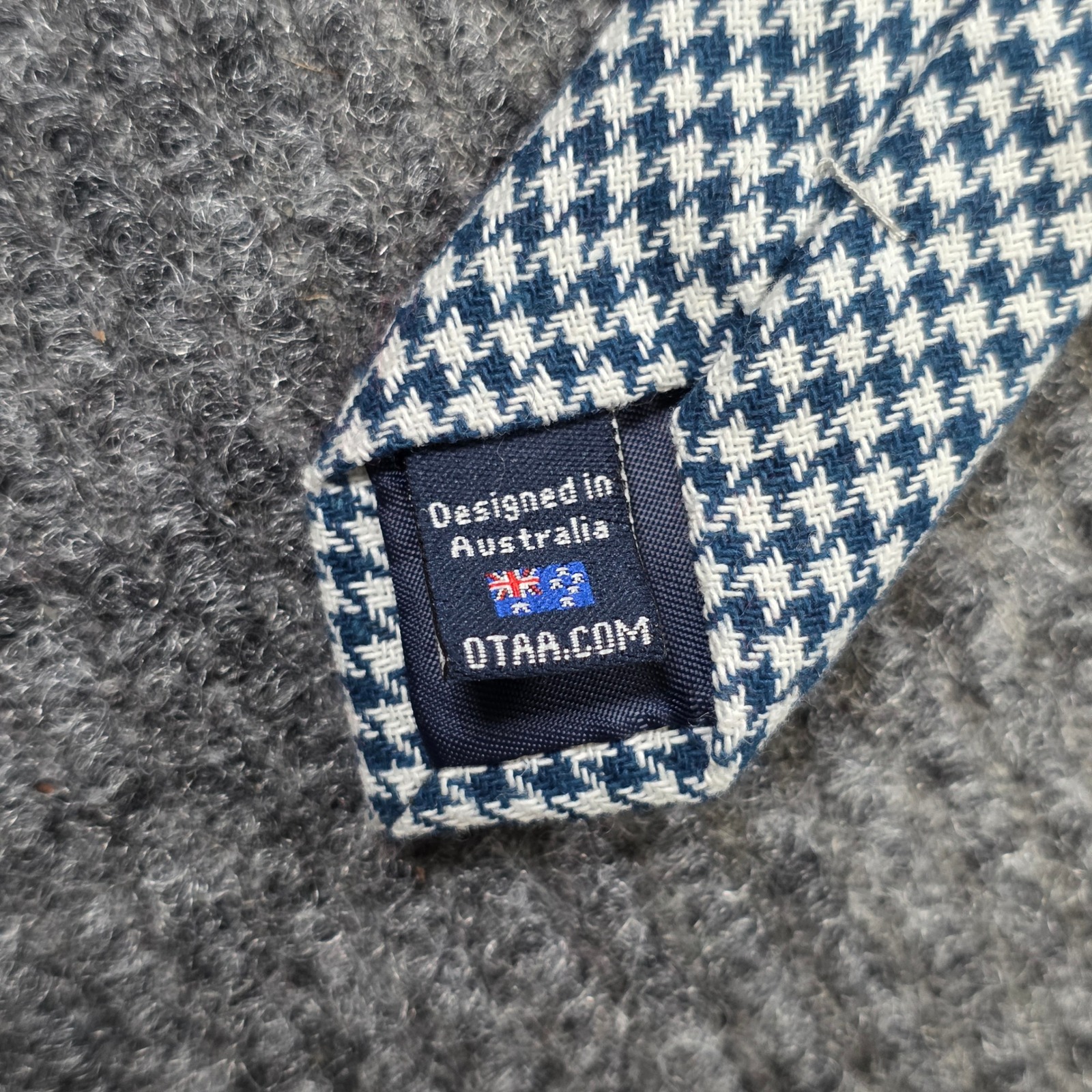 Otaa Linen Cotton Hand Made Necktie Men's Slim Navy Blue White Houndstooth Nwt — image 3 of 8